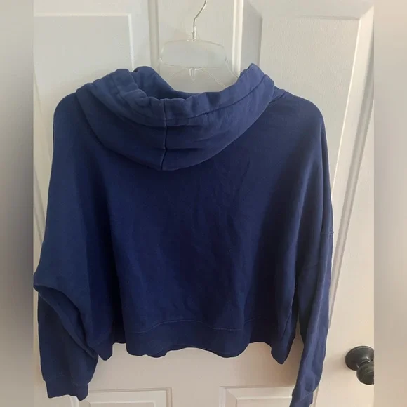 Walt Disney World 50th Anniversary EUC‎ Navy Castle Crop Top Hoodie Sz Large - Picture 5 of 7